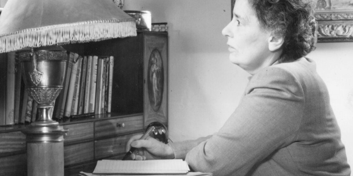 Los viajes clarividentes de Rebecca West, la nueva novela de Luis Landero, la falacia del progreso humano según John Gray y otros libros de la semana | Babelia
