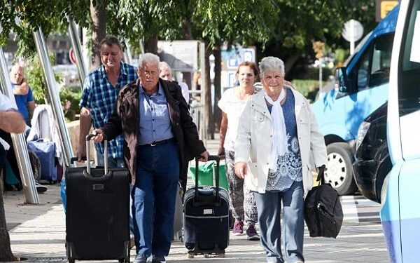 Imserso: cientos de pensionistas varados en Almería sin información ni comida | Noticias de Agencias de viajes