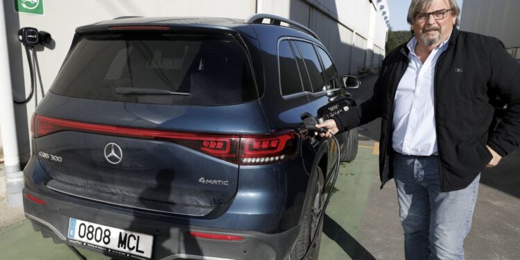 «Tengo un coche eléctrico virguero, un Mercedes, pero para viajes largos con tiempo justo, necesitas otro»