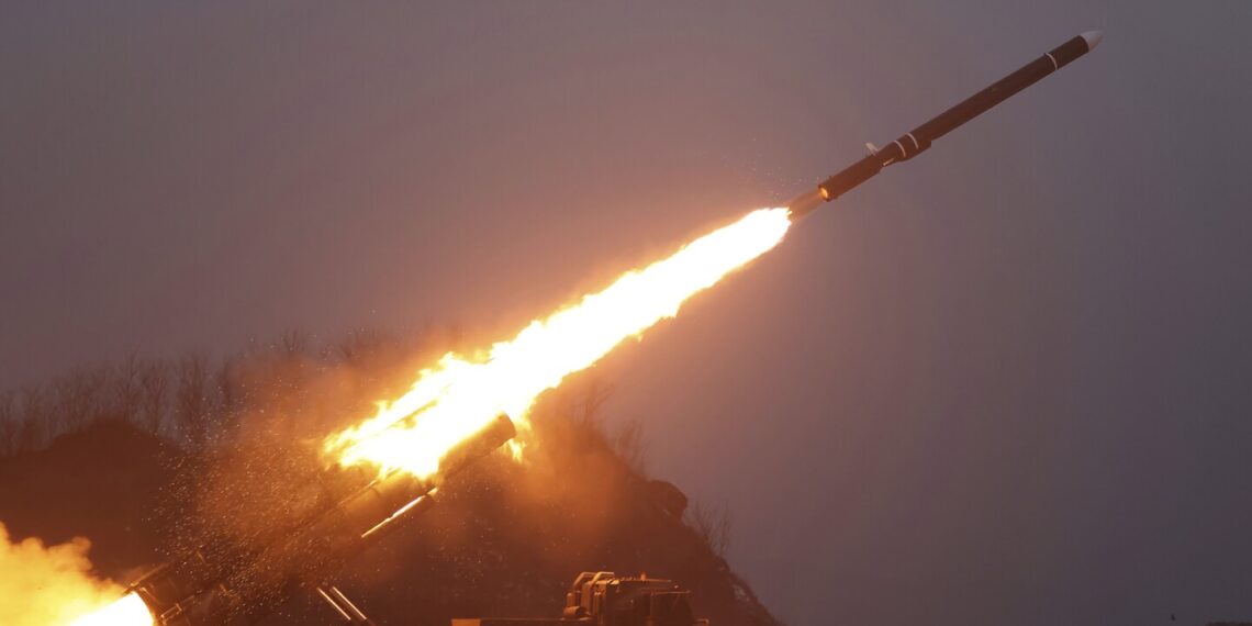 Norcorea afirma que probó misiles de crucero de largo alcance para refinar sus capacidades de ataque