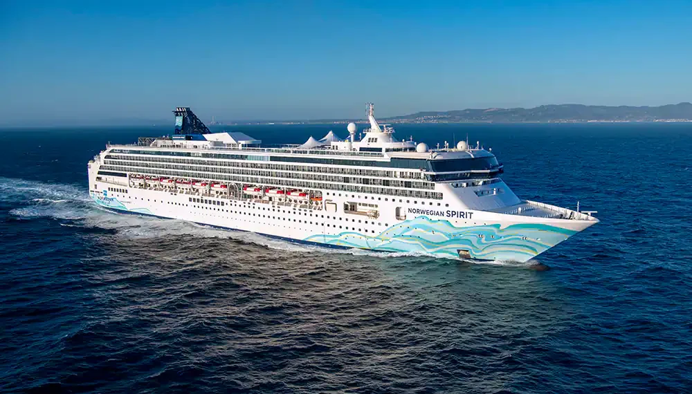 Norwegian Cruise Line reduce pérdidas del cuarto trimestre y vuelve a obtener ganancias anuales