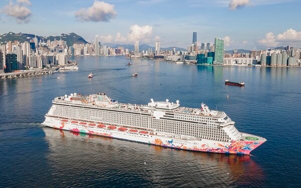 Resorts World Cruises colabora con Flying Pigeon Bicycles