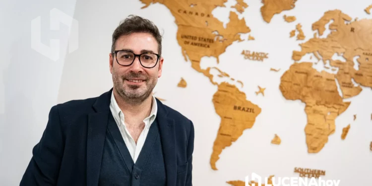 La agencia de viajes Teloplaneo.com inaugura sus nuevas instalaciones en Juego de Pelota, 44