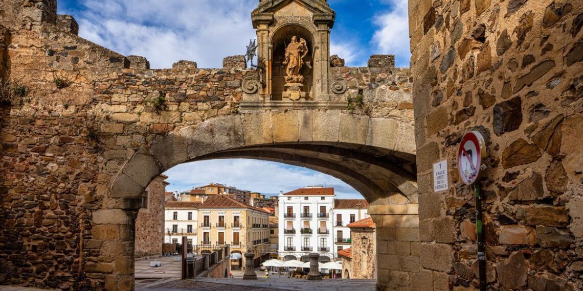 Así puedes conseguir la tarjeta SATE para viajar gratis en Extremadura