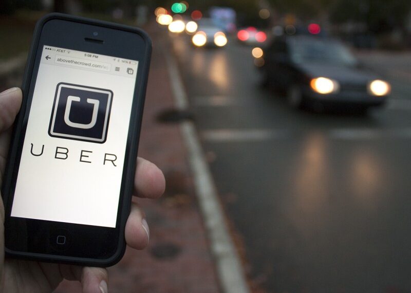 UBER implementa plan piloto para grabar viajes en vídeo