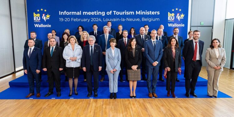 Morillo propone un presupuesto comunitario para política turística y un observatorio de sostenibilidad