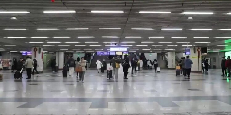 Los viajes por el Año Nuevo Lunar sufren retrasos por el mal clima en China