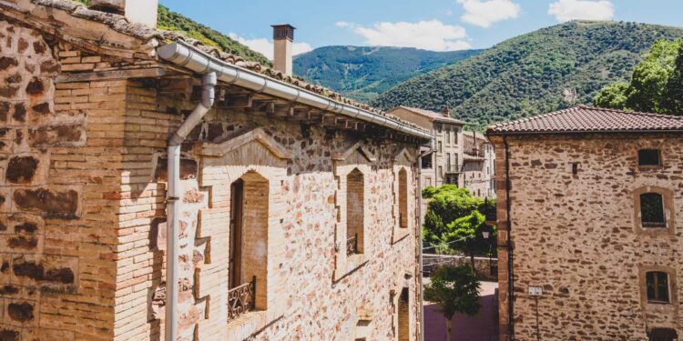 los pueblos mellizos que compiten en belleza