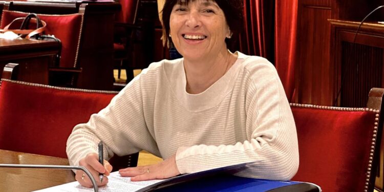 El Parlament pide más viajes del Imserso desde Menorca