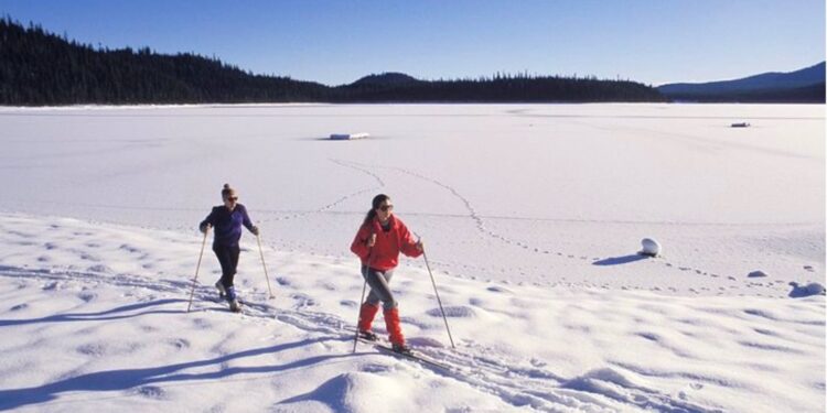 Casi el 40% de los españoles prevé gastar más en viajes este invierno que el año pasado