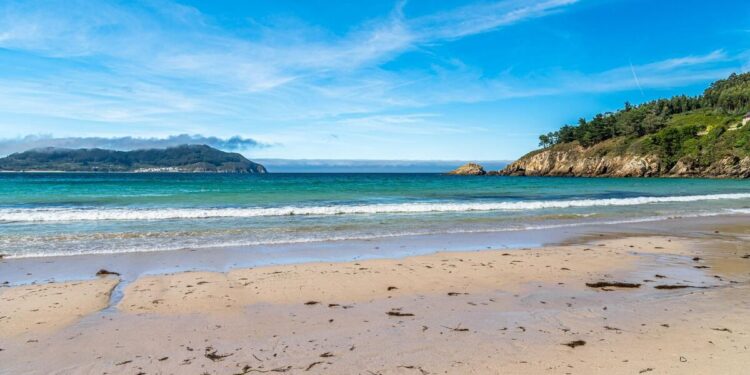 Una de las zonas más desconocidas de Galicia, nominada como mejor destino de playa de España