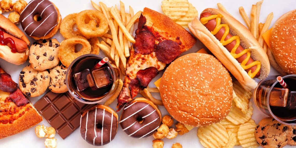 Study: Ultra-processed food consumption and metabolic disease risk: An umbrella review of systematic reviews with meta-analyses of observational studies. Image Credit: JeniFoto / Shutterstock.com