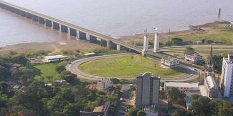 ¿Cuáles son los pasos fronterizos entre Argentina y Brasil?