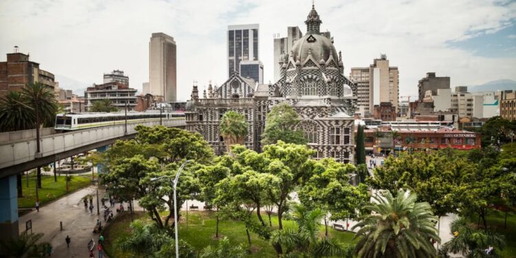 Estos son los cuatro mejores destinos de Colombia para viajar solo según la inteligencia artificial