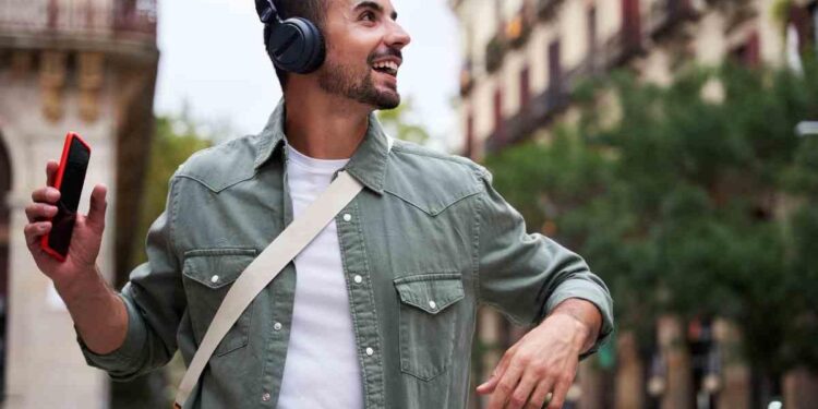 Los auriculares perfectos para recorrer el mundo están en las ofertas de Amazon
