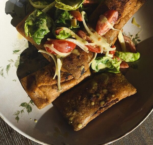 Pachucos estilo Sabinas a las brasas, un icono de la cocina neolonesa transformado por Vernáculo