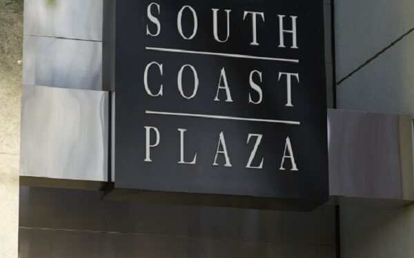¡Explora el paraíso de las compras en South Coast Plaza!
