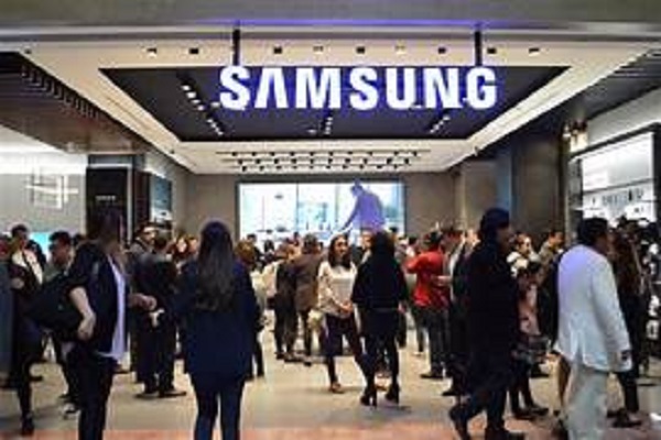 Con Galaxy AI y Galaxy Buds2 Pro habla por teléfono en múltiples idiomas