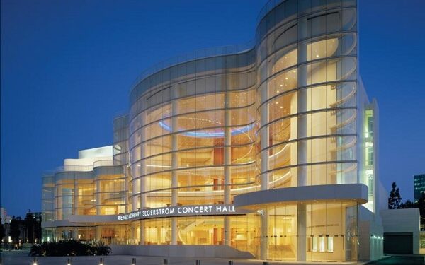 Vive una Experiencia de Compras de Lujo esta Semana Santa en South Coast Plaza