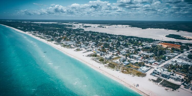 5 playas para disfrutar tus vacaciones de Semana Santa. Jorge Zapata para Unsplash.