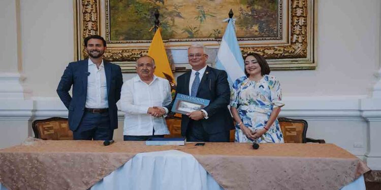 Acuerdo de cooperación con industria de cruceros brindará capacitación especializada a jóvenes ecuatorianos