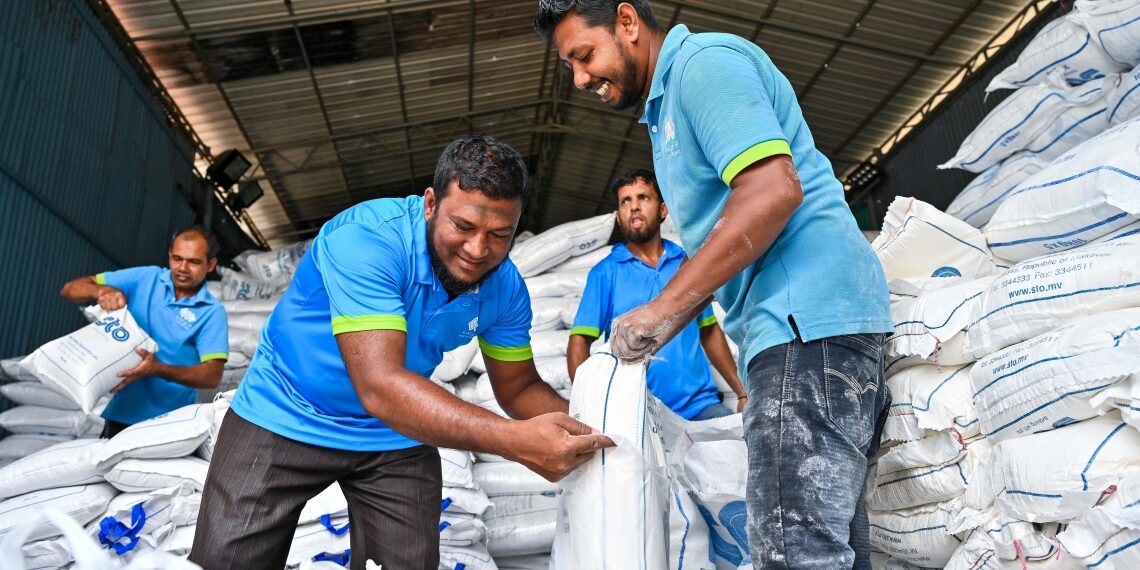 Distribution of staple foods begins in Male'