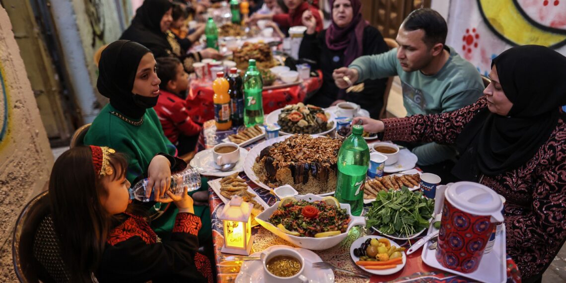 Nutritionist-approved tips for a healthy Ramadan fasting