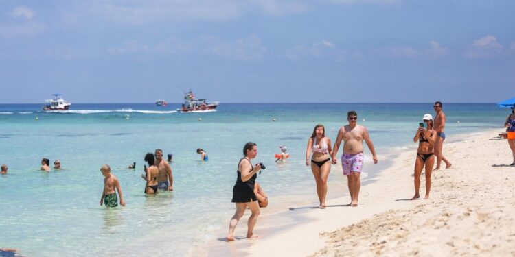 Cozumel logra cifras récord en turismo y se consolida como líder nacional en destino de cruceros
