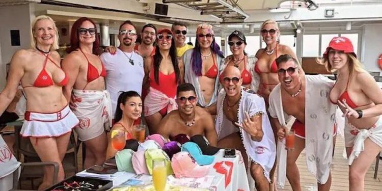 Cómo es y cuánto cuesta el Crucero Swinger que recorrerá la Patagonia - La Tecla