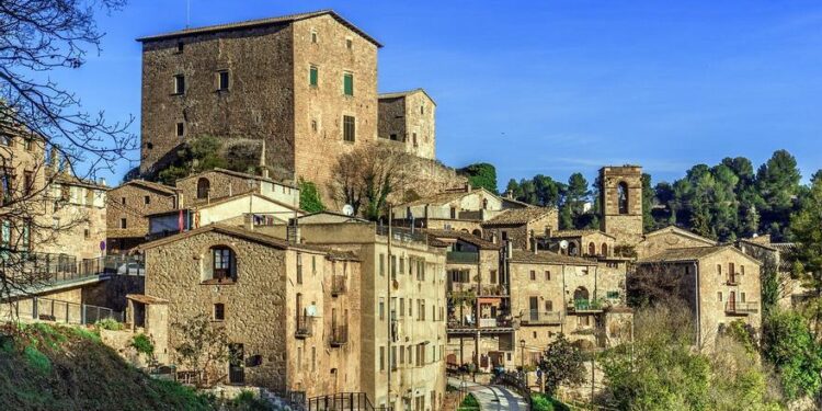 PUEBLOS MÁGICOS DE ESPAÑA | 5 "pueblos mágicos" cerca de Alicante perfectos para escaparte esta Semana Santa