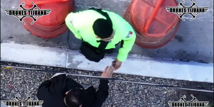 VIDEO: Exhiben con drones actos de corrupcin en "crucero inteligente" hacia la Ready Lane de la garita de San Ysidro