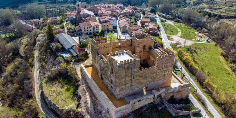 En busca de los castillos más sorprendentes de Soria