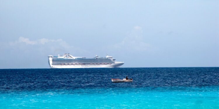 Hombre de Florida arrestado tras muerte de mujer encontrada en un crucero en las Bahamas