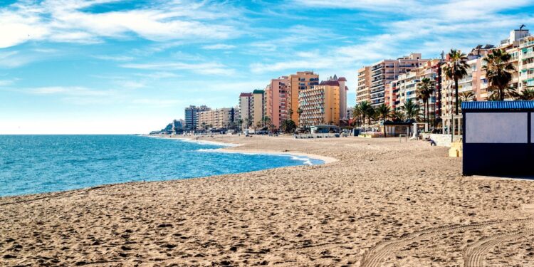 Disfruta de una escapada de Semana Santa con sol y playa con Viajes El Corte Inglés: menos de 200 euros