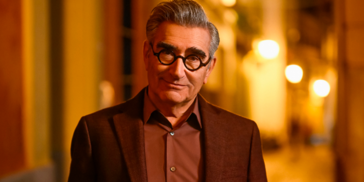 El actor Eugene Levy empacó de nuevo la maleta en su serie de viajes