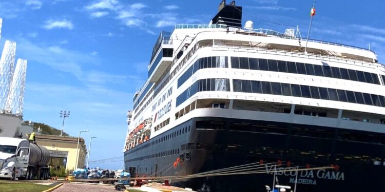 Llega por primera vez a Puerto Vallarta el crucero Vasco Da Gama