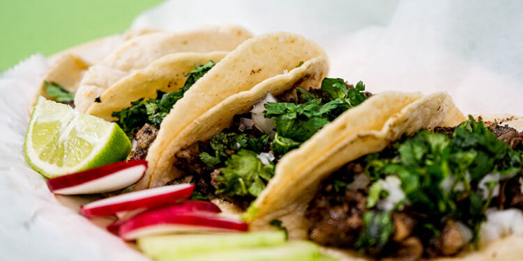tacos-with-a-lime.