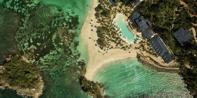 El resort-isla de República Dominicana donde contemplar la danza de las ballenas