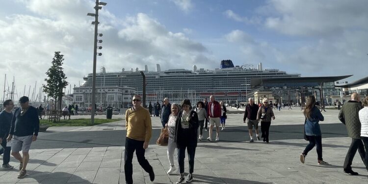 El puerto de A Coruña da inicio a la temporada de cruceros con un impulso histórico