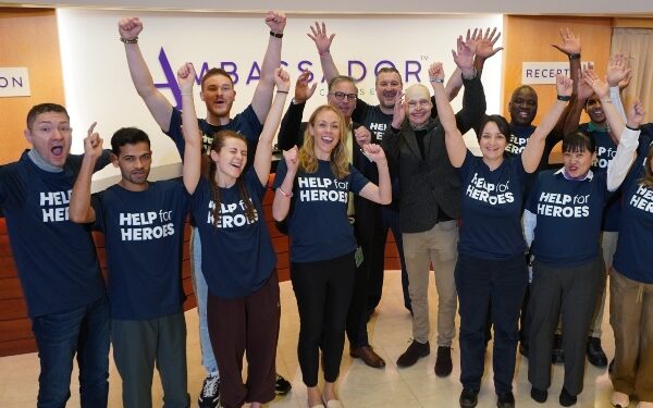 Ambassador Cruise Lines une fuerzas con Help for Heroes