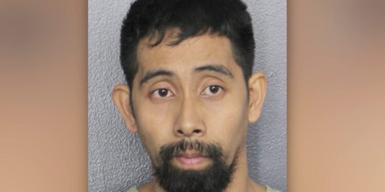 Trabajador de los cruceros Royal Caribbean en Miami colocaba cámaras ocultas para grabar a mujeres desnudas