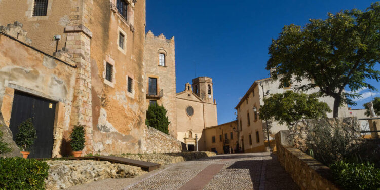 El pueblo de Tarragona con uno de los paseos marítimos más bellos de Cataluña