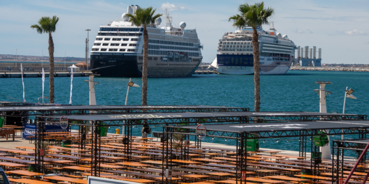 Nueva llegada de cruceros a Alicante el 30 de marzo (Fotos: Rafa Molina)