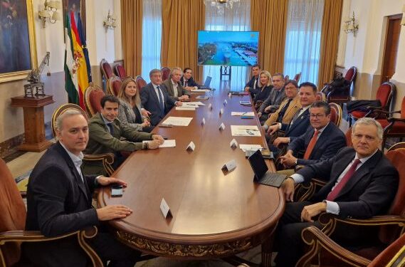 Puerto de Sevilla lanza su primera Mesa de Turismo de Cruceros
