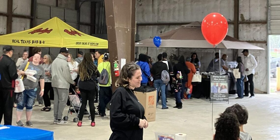 Saturday’s weather did not stop the community from eating some good food | Local News