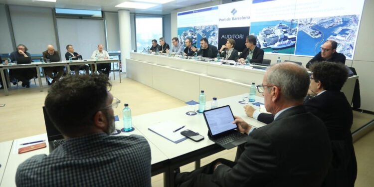 El consejo de sostenibilidad de los cruceros en Barcelona fija su hoja de ruta para 2024