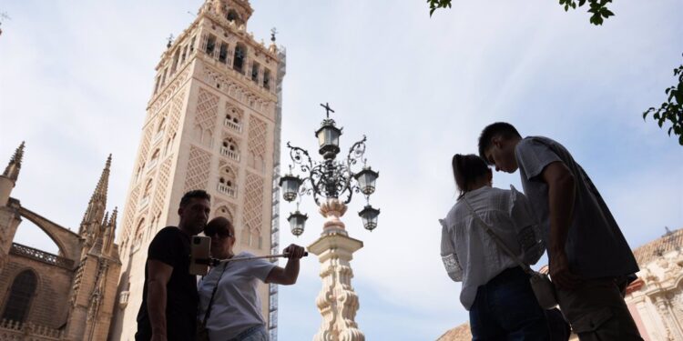 Las agencias de viajes de Sevilla apuestan "a priori" por la tasa turística: "No llegarían menos visitantes"