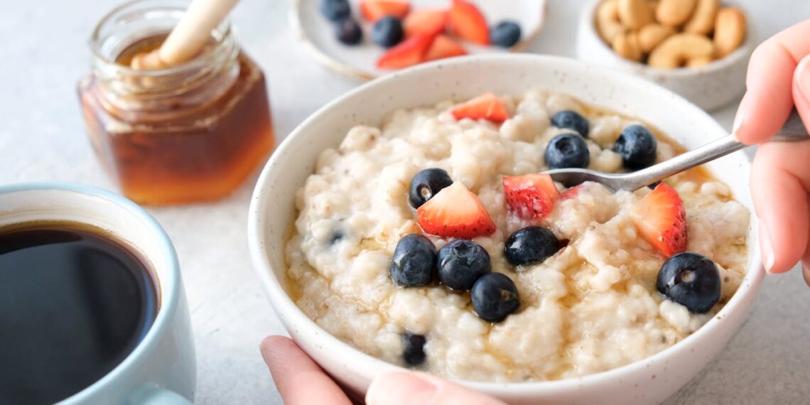 Oats and oatmeal aren’t bad for you, as some claim – in fact, they probably have more health benefits than you realise