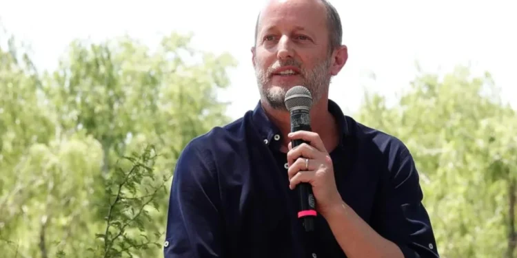 Los viajes de Insaurralde: en dos años gastó 78 mil dólares en vuelos y sus ingresos fueron menos de la mitad