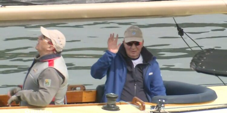 Los ocho viajes del rey emérito a España